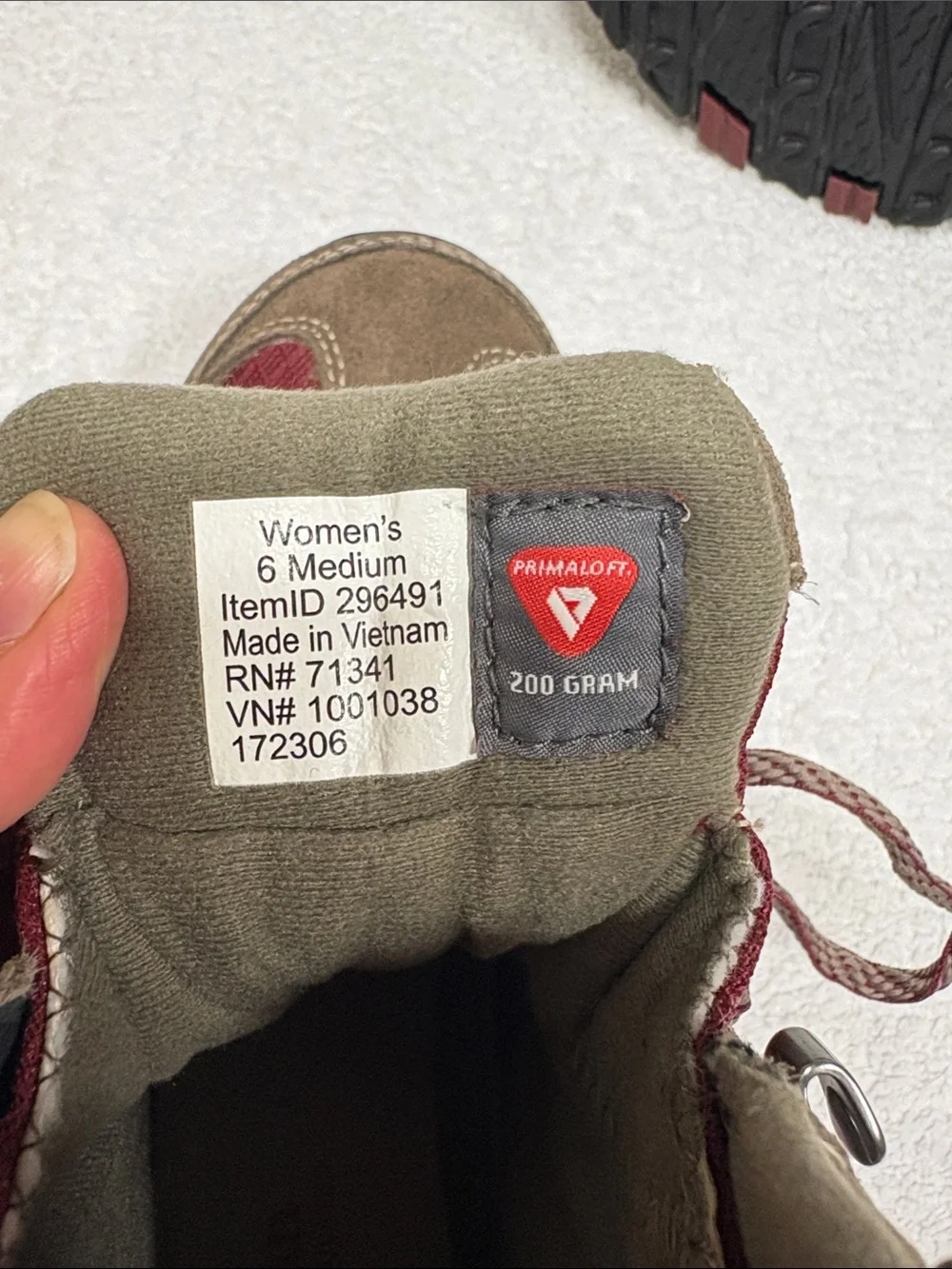 L.L. Bean Kids tek primaloft waterproof Burgundy and Taupe Hiking Boots 6